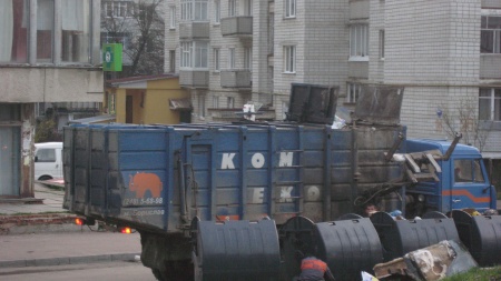 У Бориславі фірма з вивозу сміття хоче підвищити тариф, а потім покращити роботу